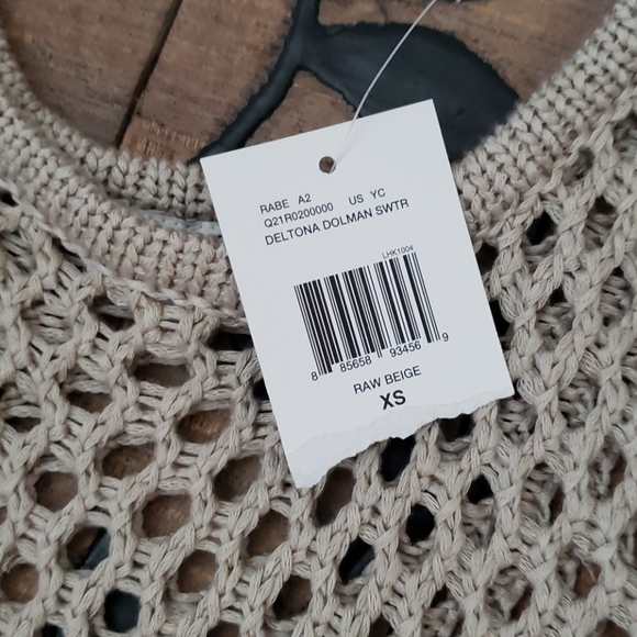 Guess Dolman knit Sweater NWT XSmall - Picture 4 of 8